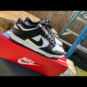 Size 7 Black&White panda dunks. Brand new.